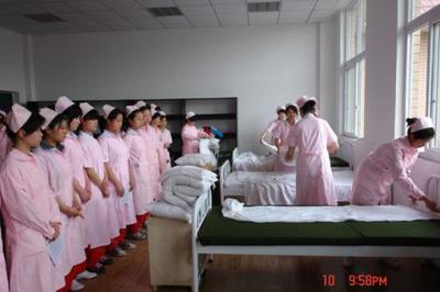 貴州省老年服務與管理專業就業方向與前景分析——聚焦護理機構服務