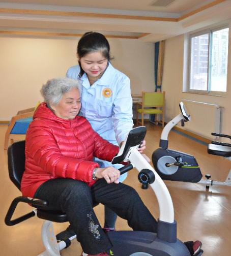 精細護理，快樂養老 探訪一站式養老服務機構“哺恩”